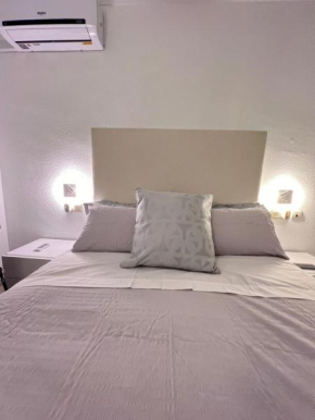Apartamentos malagatravelbook Piscina y Parking gratis